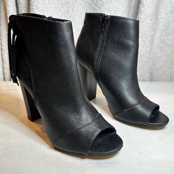 Express Black Vegan Leather Ankle Zip Bootie Womens Size 9 Peep Toe Whipstitch - Picture 7 of 7